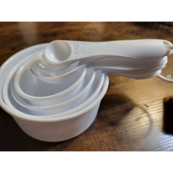 New Cooking Concepts Set Of 8 White Nesting Measuring Cups & Spoons - Picture 3 of 4